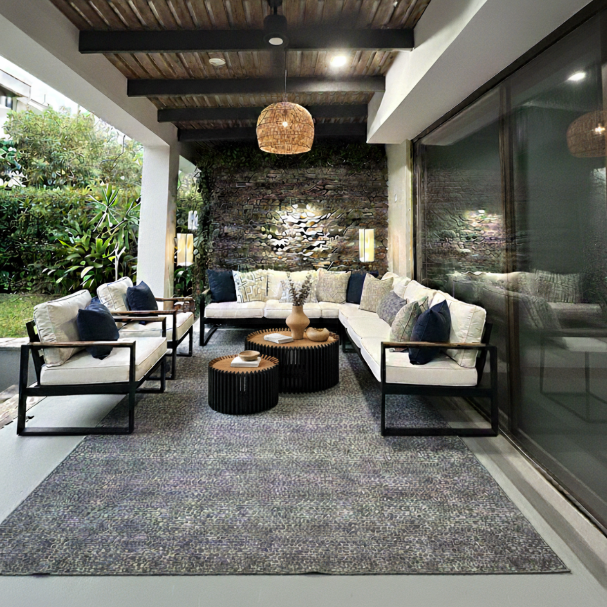 living de terraza techado con muebles a medida en madera y fierro para exterior en Santiago Chile