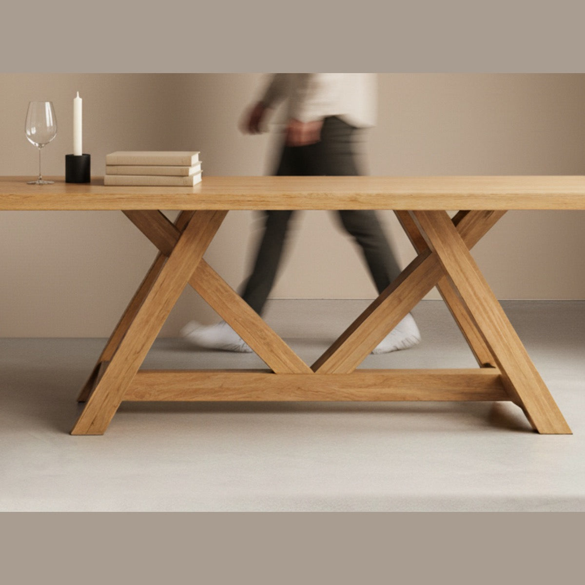 Detalle de la base en V de la mesa de comedor de madera Italia