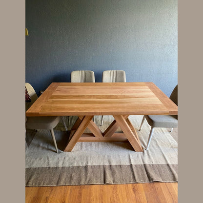 Cubierta de madera lenga de la mesa de comedor Italia vista desde arriba