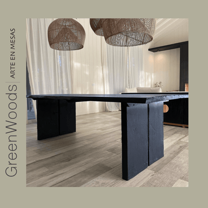 Mesa de comedor Eclipse en madera carbonizada