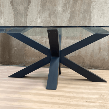 Mesa de comedor María de vidrio y base en madera lenga negra. - mesa comedor | Greenwoods Chile