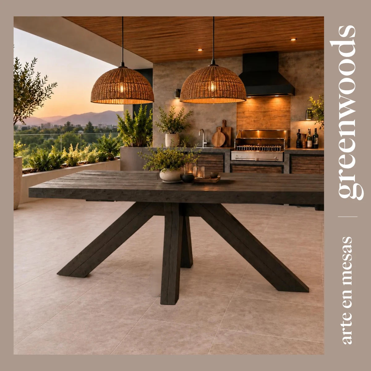 Mesa Francia en madera carbonizada y base negra en una terraza con quincho – Greenwoods