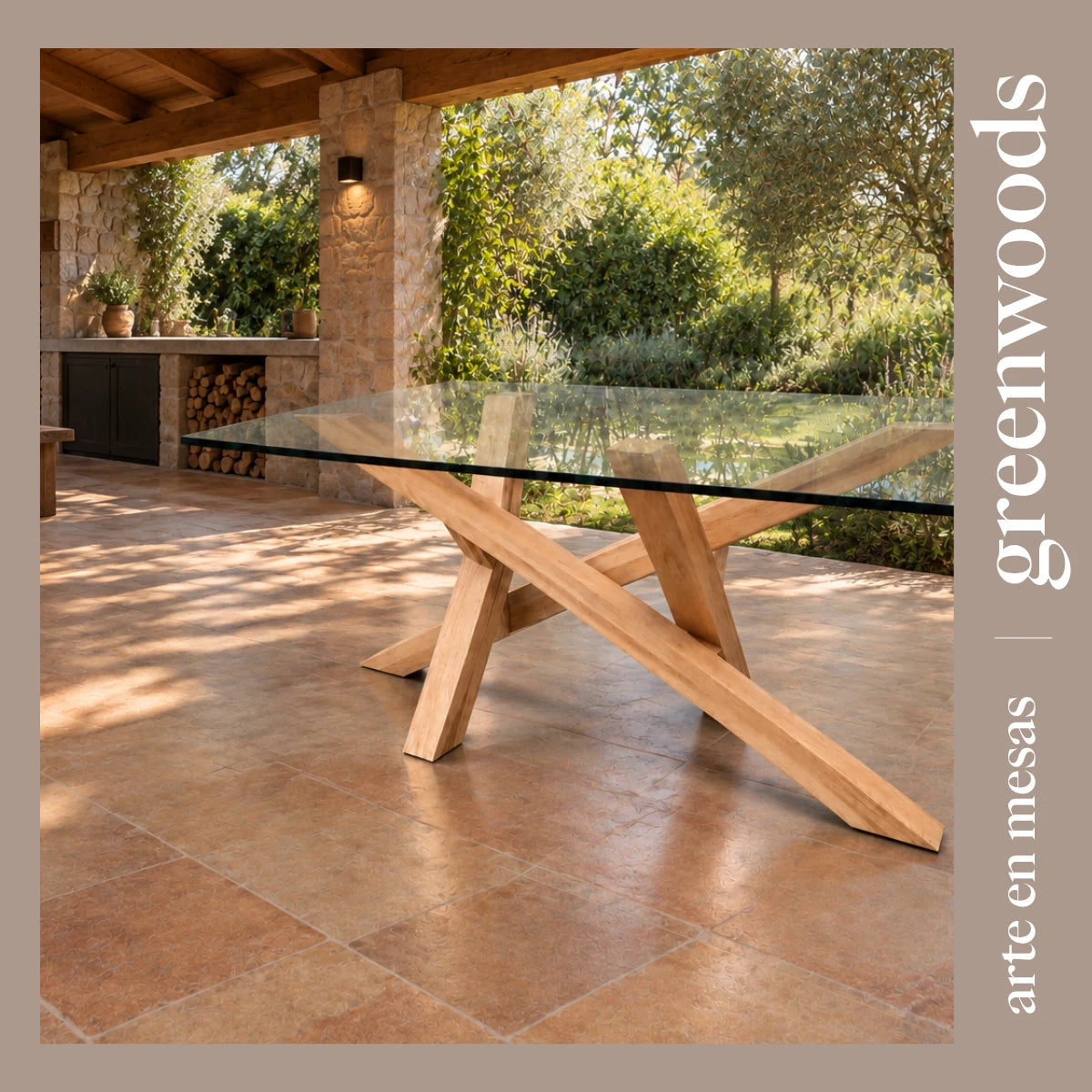 Mesa Da Vinci con cubierta de vidrio de 15 mm y base cruzada de lenga, para terraza techada – Greenwoods