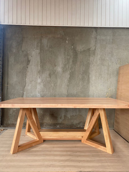comedores de madera modernos ,mesa comedor madera nativa lenga, mesa a medida fabricado en greenwoods chile