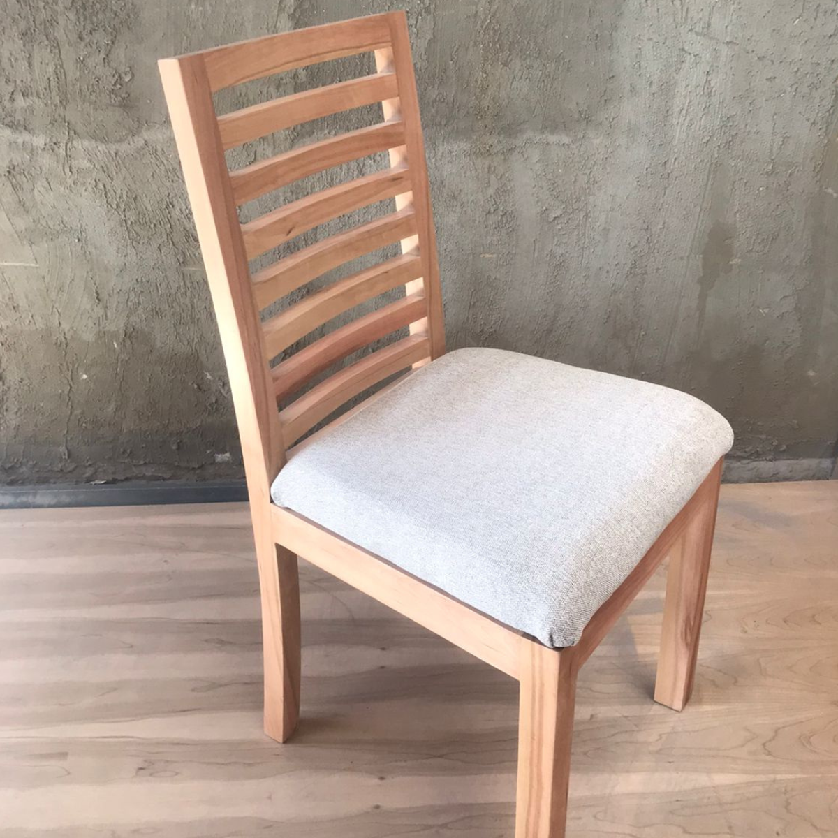 SILLA EN MADERA ANTONIA