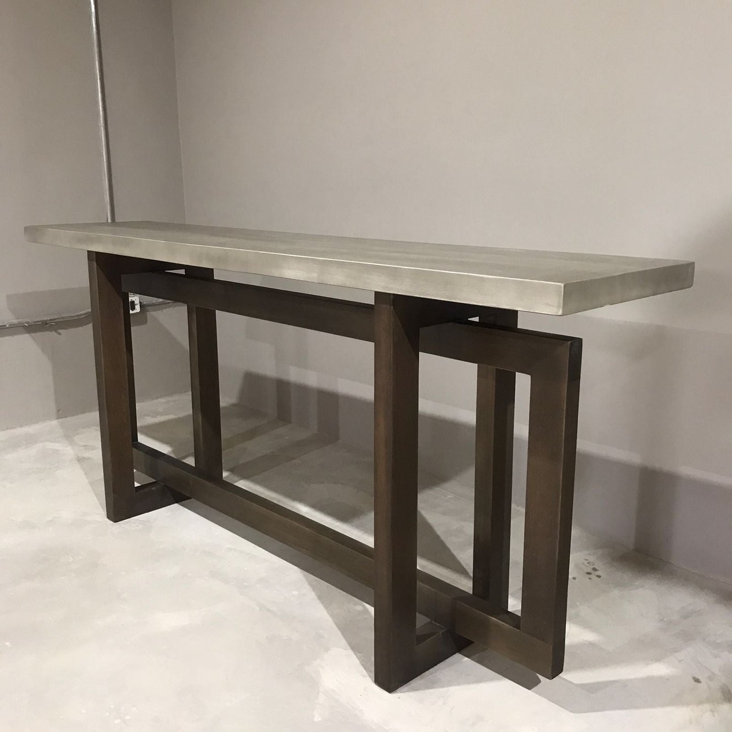 Arrimo Enlace diseño minimalista con base de fierro