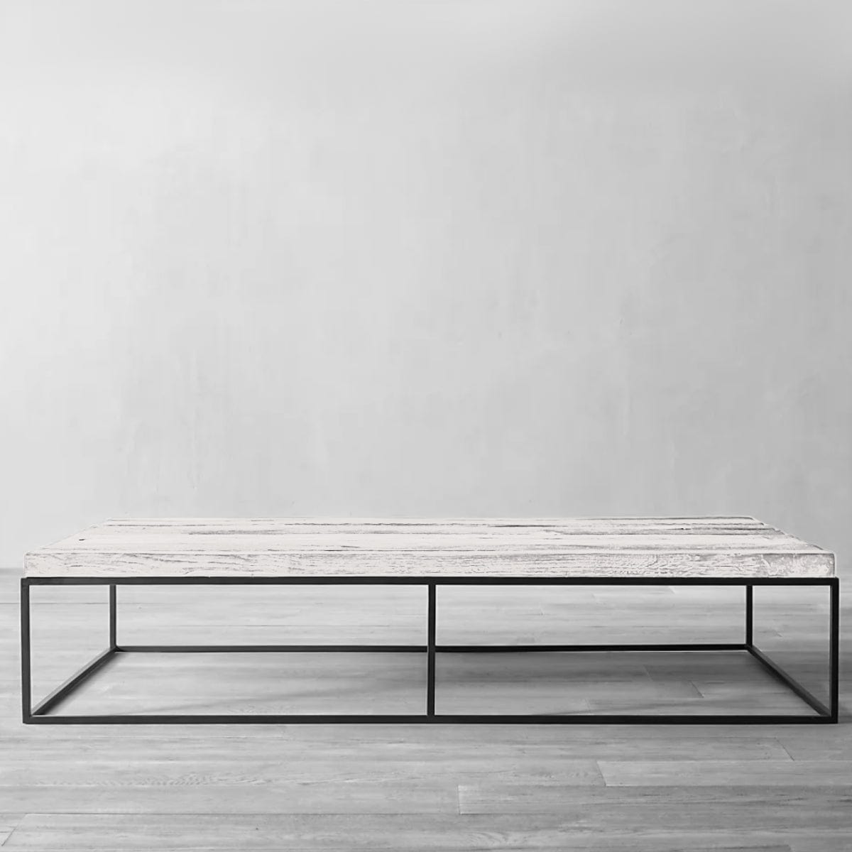 Mesa de centro Ruby estilo minimalista en madera y fierro negro | Greenwoods Chile