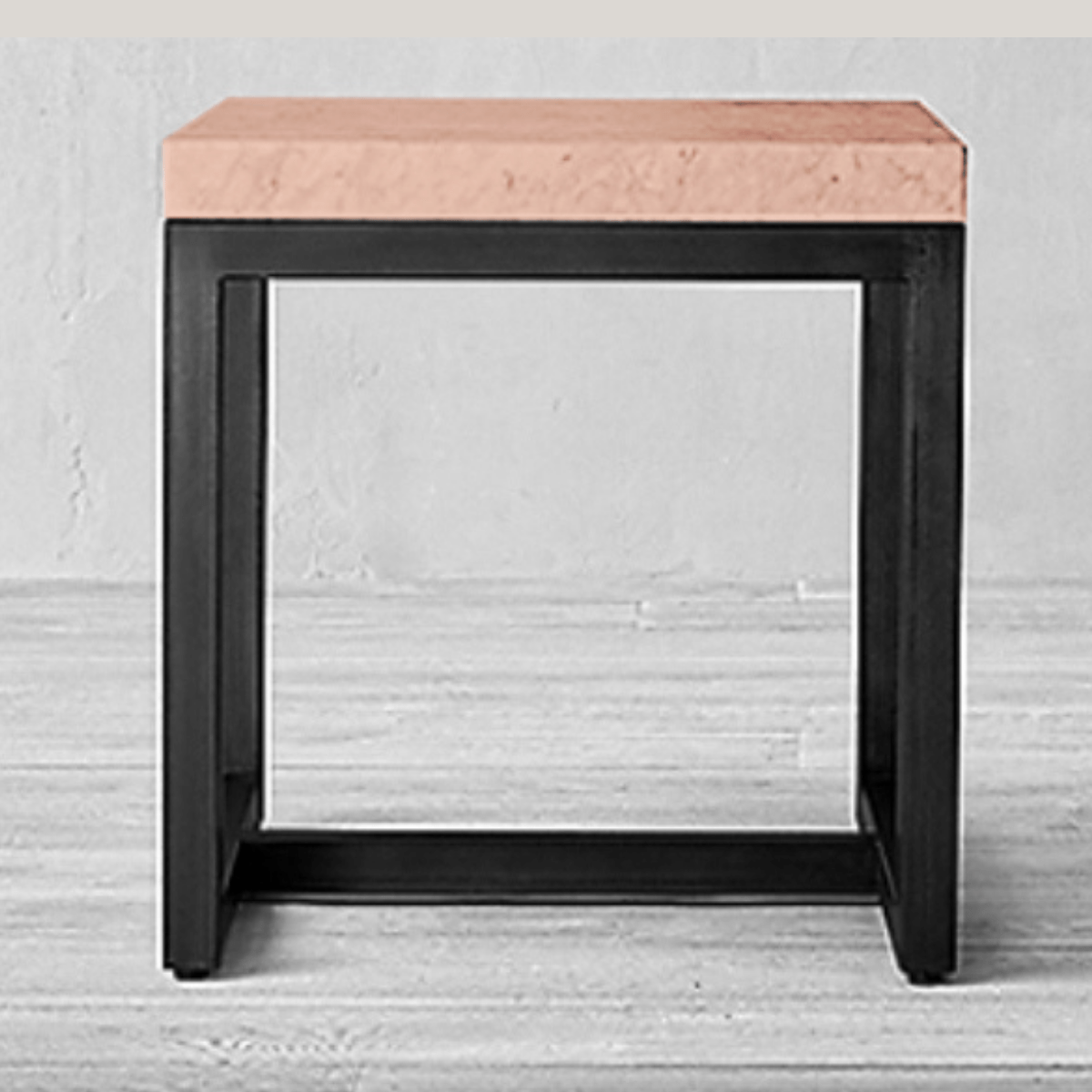Arrimo lateral Murano en madera Lenga y base de fierro negro | Greenwoods Chile